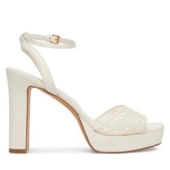 Sandały Aldo. Białe sandały damskie Aldo, bez wzorów, bez obcasa, na słupku, bez zapięcia. Za 419.99 zł.