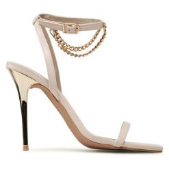 Sandały DeeZee. Brązowe klapki damskie DeeZee, bez wzorów, bez obcasa, na szpilce, bez zapięcia. Za 79.99 zł.