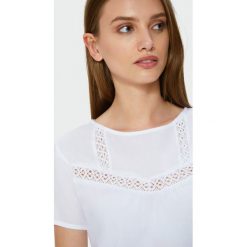 Bawełniana bluzka z koronką. Bluzki damskie Greenpoint. Za 49.99 zł.