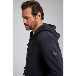 Męska Rozpinana bluza z kapturem dzianina dresowa do 8XL. Czarne bluzy męskie JAY-PI, m, bez wzorów, z bawełny, z kapturem. Za 349.99 zł.