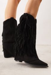 Czarne Botki Typu Kowbojki na Obcasie z Wywiniętą Cholewką i Frędzlami Uemiris. Czarne botki damskie Born2be, z jeansu, bez obcasa, na obcasie, bez zapięcia. Za 169.99 zł.