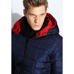Granatowa Kurtka Reddnes. Kurtki męskie marki Born2be. Za 94.99 zł.