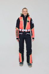 Damski kombinezon narciarski Sultans of Swing. Brązowe spodnie snowboardowe damskie OOSC, s, z aplikacjami, z polaru, narciarskie. Za 1,710.99 zł.