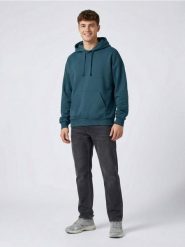 Bluza z kapturem z domieszką bawełny - niebieski. Niebieskie bluzy męskie Sinsay, l, bez wzorów, z bawełny, z kapturem. Za 39.99 zł.