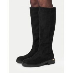Kozaki Nine West. Czarne kozaki damskie Nine West, bez obcasa, na płaskiej podeszwie. Za 299.99 zł.
