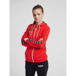 Bluza do piłki nożnej damska Hummel zip hml AUTHENTIC Poly. Czerwone bluzy damskie Hummel, s, bez wzorów, z dzianiny, z kapturem. Za 233.75 zł.