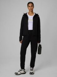 4F Spodnie dresowe joggery damskie - czarne M. Czarne spodnie dresowe damskie 4f, m, bez wzorów, z dresówki. Za 159.99 zł.