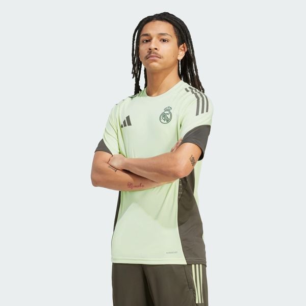 Koszulka Real Madrid Tiro 25 Competition Training. Zielone koszulki sportowe męskie Adidas, bez wzorów, bez kołnierzyka, bez ramiączek, do piłki nożnej. Za 239.00 zł.