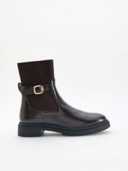 Botki z elastyczną wstawką - ciemnobrązowy. Brązowe botki damskie Reserved, ze skóry, bez obcasa, bez zapięcia. Za 169.99 zł.
