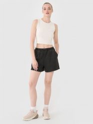 4F Spodenki casual z dzianiny waflowej damskie - czarne M. Czarne szorty sportowe damskie 4f, l, bez wzorów, z bawełny, casualowe. W wyprzedaży za 49.99 zł.