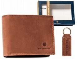Zestaw prezentowy Peterson PTN SET-M-N003-CHM brązowy. Brązowe portfele męskie Peterson, z aplikacjami, z nubiku. Za 80.00 zł.