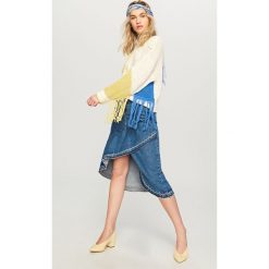 Sweter z frędzlami - Kremowy. Kardigany damskie marki Reserved. Za 139.99 zł.