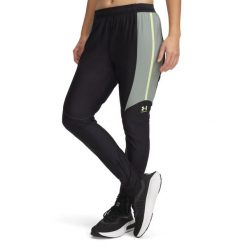 Damskie spodnie treningowe Under Armour Challenger Pro. Czarne spodnie sportowe damskie Under Armour, bez wzorów, do piłki nożnej. Za 348.50 zł.