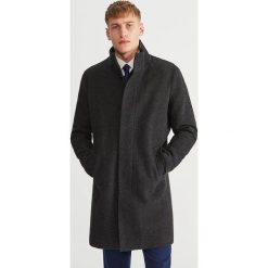 Płaszcz z domieszką wełny - Czarny. Czarne płaszcze męskie Reserved, z wełny. Za 349.99 zł.