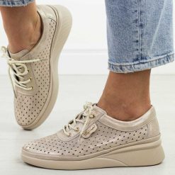 Złote ażurowe skórzane półbuty damskie Vinceza 79603. Żółte półbuty damskie VINCEZA, na jesień, w ażurowe wzory, z jeansu, eleganckie, bez obcasa, na płaskiej podeszwie, bez zapięcia. Za 219.00 zł.