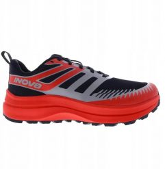 Buty trailowe Inov-8 TrailFly Max Wide - black/light/grey/red. Czarne buty sportowe męskie Inov-8, bez zapięcia. Za 441.82 zł.