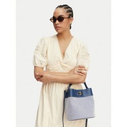 Torebka Furla. Niebieskie torebki do ręki damskie Furla, bez wzorów, klasyczne, bez dodatków. Za 1,529.00 zł.