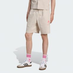 Szorty Mercedes - AMG Petronas Formula One Team Summer. Brązowe krótkie spodenki sportowe męskie Adidas, xl, bez wzorów. Za 299.00 zł.