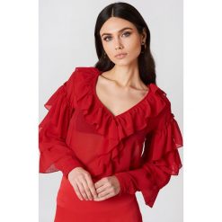 NA-KD Boho Szyfonowa bluzka z dekoltem V - Red. Bluzki damskie marki NA-KD Boho. Za 80.95 zł.