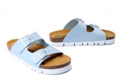 DR. BRINKMANN 700682-55 hellblau, klapki damskie. Niebieskie klapki damskie Dr. Brinkmann, bez wzorów, ze skóry, bez obcasa. Za 284.90 zł.