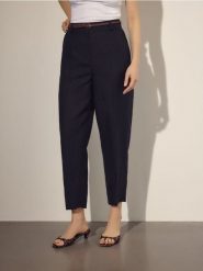 Spodnie z lnem i wiskozą - czarny. Czarne spodnie materiałowe damskie Reserved, l, bez wzorów, z tkaniny. Za 139.99 zł.