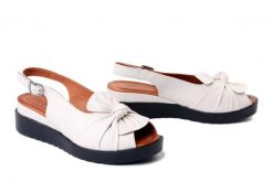 BOMBONELLA 289.347 052 T 53SYH beżowy, sandały damskie. Brązowe sandały damskie Bombonella, bez wzorów, z gumy, bez obcasa, na koturnie, bez zapięcia. Za 274.90 zł.