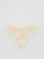 Majtki figi z koronką - złamana biel. Figi damskie Reserved, l, bez wzorów, z koronki. Za 39.99 zł.