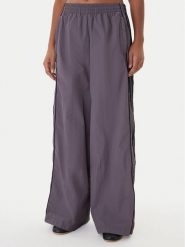 Adidas Spodnie dresowe Adibreak adicolor Adilenium JV7487 Szary Oversize. Szare spodnie dresowe damskie Adidas, s, bez wzorów, z dresówki. Za 299.99 zł.