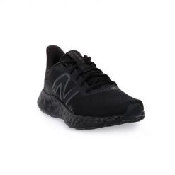 Buty do biegania damskie New Balance W411CK3. Czarne obuwie sportowe damskie New Balance, bez wzorów, z gumy, do biegania. Za 311.00 zł.