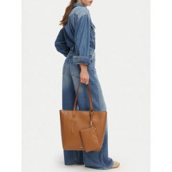 Torebka JENNY. Brązowe torebki do ręki damskie Jenny, bez wzorów, bez dodatków. Za 149.99 zł.