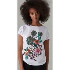Bawełniana koszulka ze strukturalną aplikacją - Zielony. T-shirty damskie marki Mohito. Za 69.99 zł.