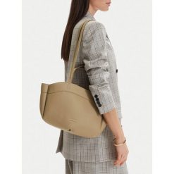 Torebka GINO ROSSI. Brązowe torebki do ręki damskie Gino Rossi, bez wzorów, klasyczne, bez dodatków. Za 199.99 zł.