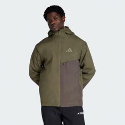 DWUWARSTWOWA KURTKA PRZECIWDESZCZOWA TERREX MULTI CLIMAPROOF. Brązowe kurtki męskie Adidas, s, bez wzorów, z materiału, klasyczne, bez kaptura. Za 529.00 zł.