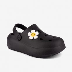 Klapki damskie Coqui. Czarne klapki damskie Coqui, bez wzorów, bez obcasa. Za 134.99 zł.
