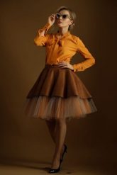 Spódnica wzburzona herbaciana. Brązowe spódnice damskie Hultaj Polski, l, bez wzorów, z dzianiny, eleganckie, mini, asymetryczne. Za 549.00 zł.