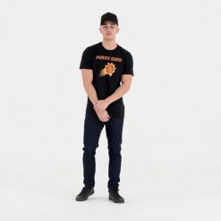 Koszulka Phoenix Suns NBA. Czarne koszulki sportowe męskie New Era, s, bez wzorów, z materiału, bez kołnierzyka, bez ramiączek, do koszykówki. Za 174.00 zł.