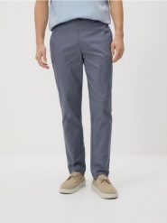 Spodnie chino carrot - granatowy. Niebieskie spodnie materiałowe męskie Reserved, l, bez wzorów, z bawełny. Za 149.99 zł.