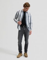 MĘSKA KOSZULKA LEE WOVEN LABEL TEE BLACK 112376536. Czarne t-shirty męskie Lee, m, bez wzorów, bez kołnierzyka. Za 79.99 zł.