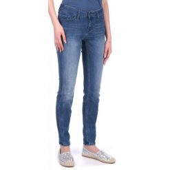 Mustang Jeansy Damskie Jasmin 32/34 Niebieski. Niebieskie jeansy damskie Mustang. W wyprzedaży za 225.00 zł.