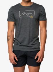 Koszulka merino Devold Active Outline Tee. Szare koszulki sportowe męskie Devold, l, bez wzorów, z materiału, bez kołnierzyka, bez ramiączek, outdoorowe. Za 329.99 zł.