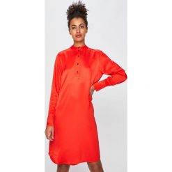 Scotch & Soda - Sukienka. Niebieskie sukienki damskie Scotch & Soda, l, bez wzorów, z materiału, casualowe, bez kołnierzyka, bez ramiączek. W wyprzedaży za 319.90 zł.