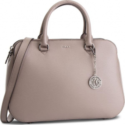Torebka DKNY - Bryant Md Satchel R83D3620 Warm Grey WG5. Torebki do ręki damskie marki DKNY. W wyprzedaży za 649.00 zł.