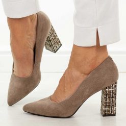 J.Brązowe mix czółenka damskie na słupku Sergio Leone Pb216. Brązowe czółenka damskie Sergio Leone, bez wzorów, ze skóry, eleganckie, bez obcasa, na słupku, bez zapięcia. Za 169.00 zł.