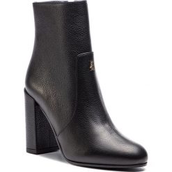 Botki PATRIZIA PEPE - 2V8601/A4U8-K103 Nero. Czarne kozaki damskie Patrizia Pepe, ze skóry, bez obcasa, na obcasie. W wyprzedaży za 589.00 zł.