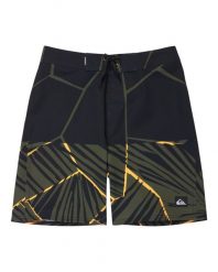 Szorty plażowe dla Chłopcy SURFSILK STRAIGHT 17" Zielony. Zielone szorty dla chłopców Quiksilver, bez wzorów, z elastanu. Za 153.99 zł.