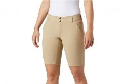 Szorty sportowe Columbia Saturday Trail™ Brązowy. Brązowe szorty sportowe damskie Columbia, bez wzorów, z materiału, sportowe, trekkingowe. Za 179.99 zł.