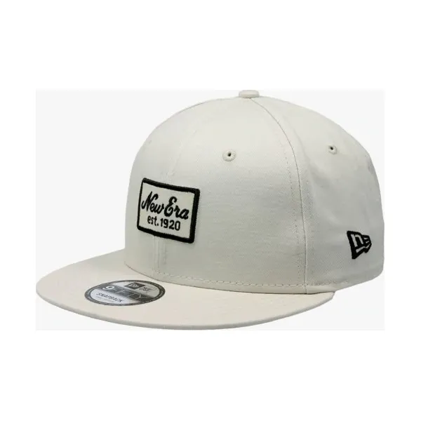 New Era Czapka Ne Script Patch 9Fifty None Stn , beżowy, rozmiar SM. Brązowe czapki i kapelusze męskie New Era, na lato, z aplikacjami, z materiału. W wyprzedaży za 69.99 zł.