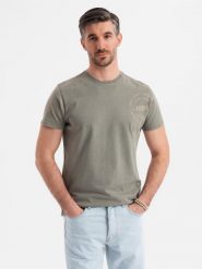 Bawełniana męska koszulka z nadrukiem w militarnym stylu – jasnooliwkowa V2 OM-TSWT-0202 - XXL. Zielone t-shirty męskie Ombre Clothing, l, bez wzorów, z bawełny, klasyczne, bez kołnierzyka. W wyprzedaży za 39.99 zł.