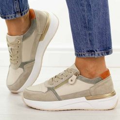 Beżowe skórzane sneakersy damskie Jezzi 9781. Brązowe półbuty damskie Jezzi, na jesień, bez wzorów, z dresówki, casualowe, z okrągłym noskiem, bez obcasa, bez zapięcia. Za 259.00 zł.