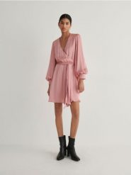 Sukienka mini - brudny róż. Czerwone sukienki damskie Reserved, na co dzień, l, bez wzorów, z tkaniny, bez kołnierzyka, bez ramiączek, mini, proste. W wyprzedaży za 59.99 zł.